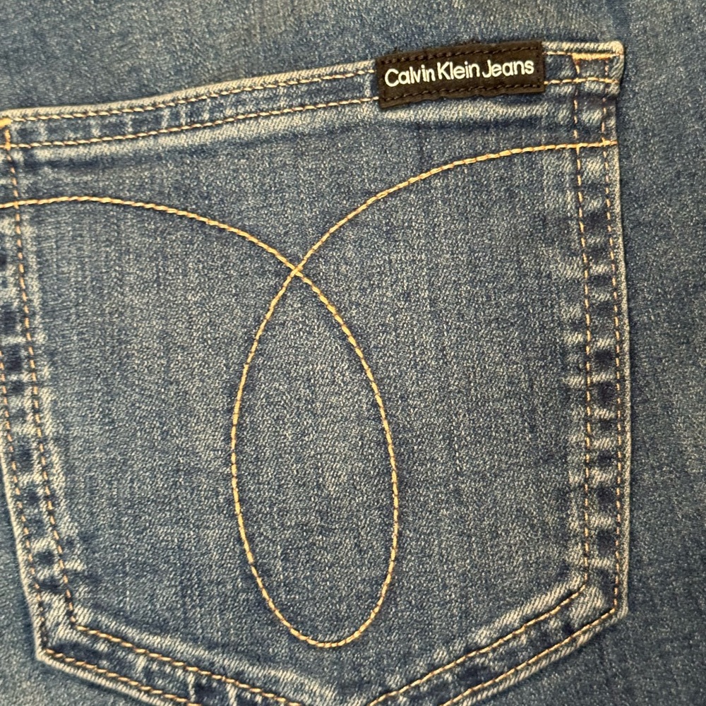 Calvin Klein Jeans Women's Medium Blue Denim Cuffed Shorts - Picture 10 of 11